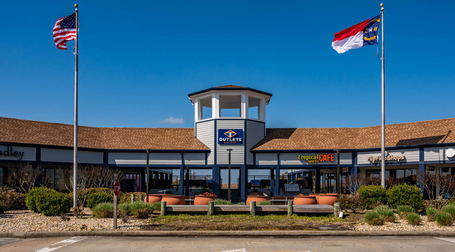 Best Commercial Flagpoles for Retail Stores