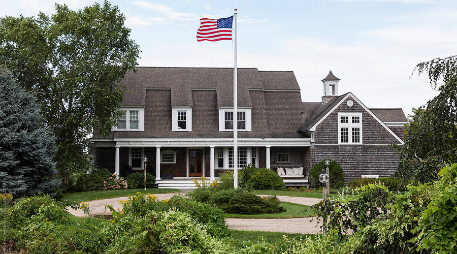 Best Flagpoles for Home Use 2025