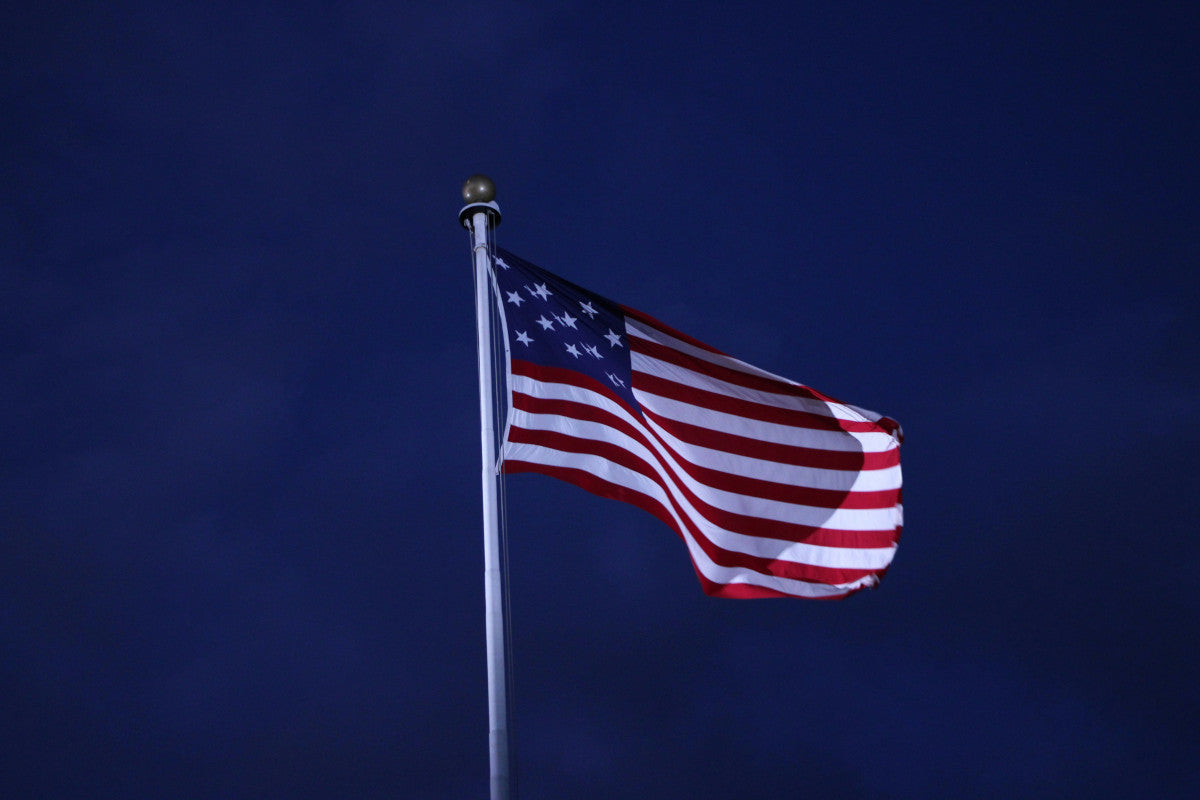 how many lumens for a flagpole light