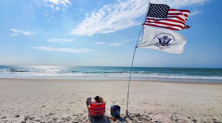 What Are Retractable Flagpoles?