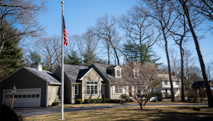 Solid Flagpoles Vs Single Shaft Flagpoles?